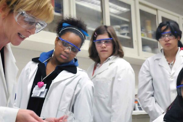 women work in a lab together